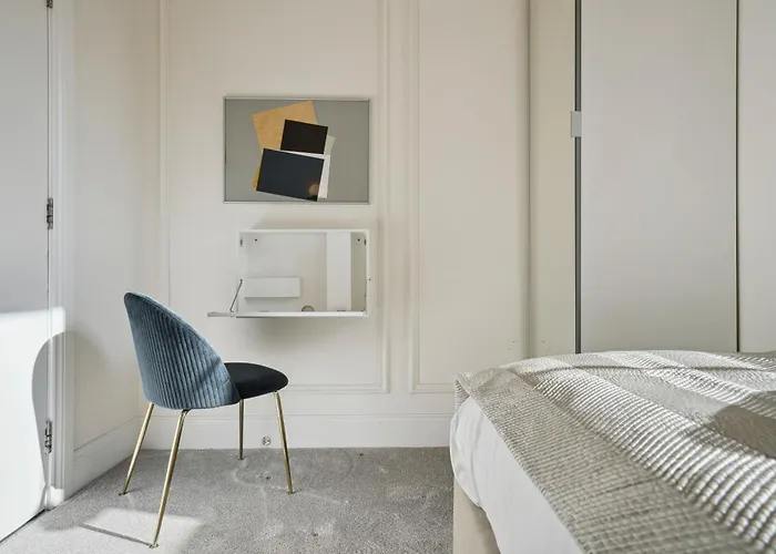 Elegant 2 Bed Blythswood Apartment